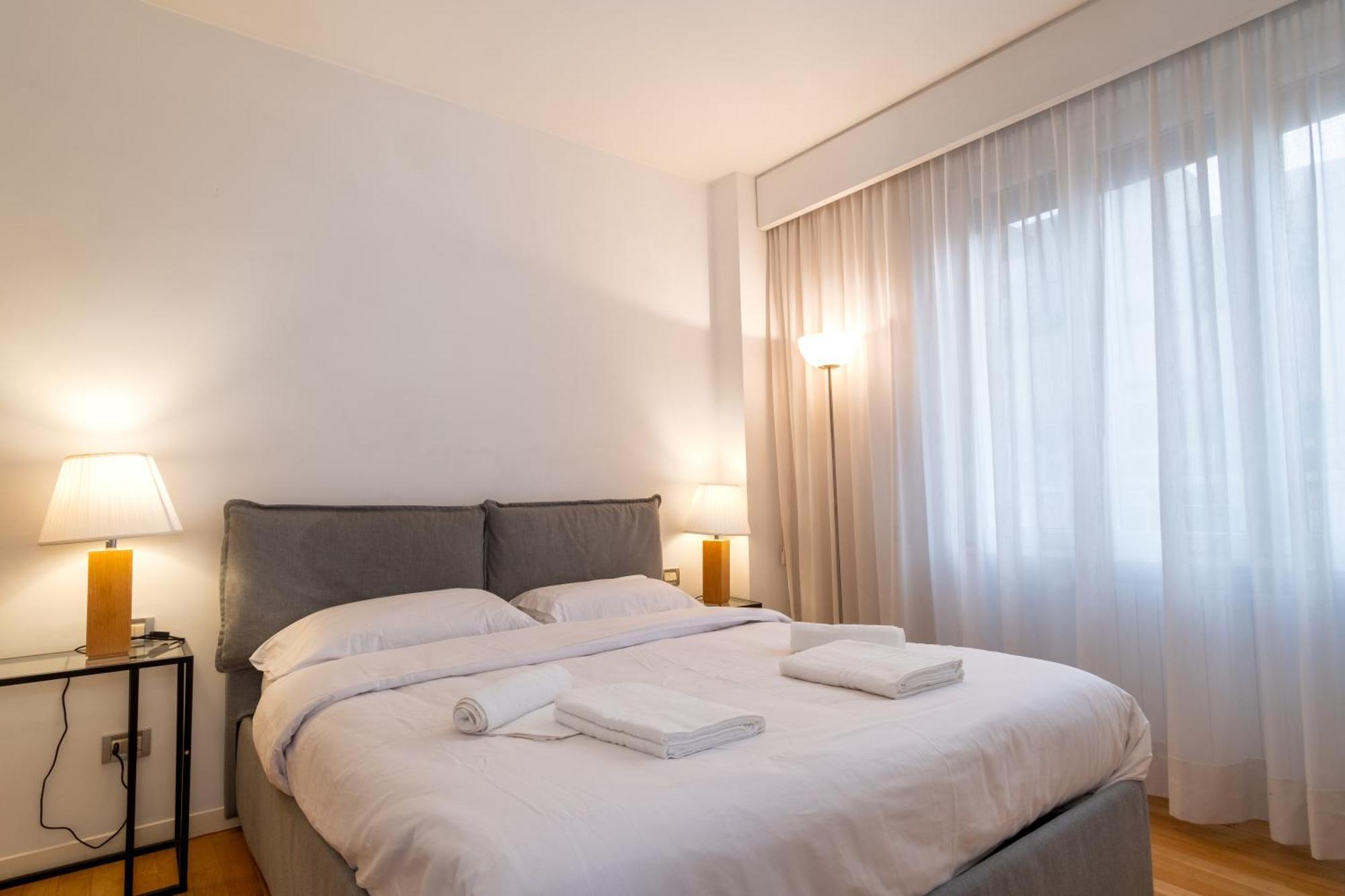 Attic With Terrace And Jacuzzi - Luxury Apartment Rom Exteriör bild