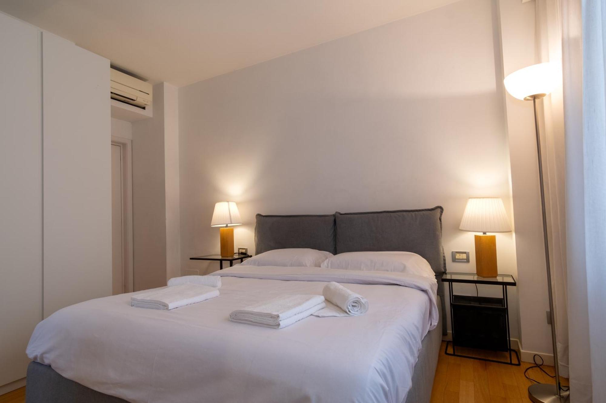 Attic With Terrace And Jacuzzi - Luxury Apartment Rom Exteriör bild